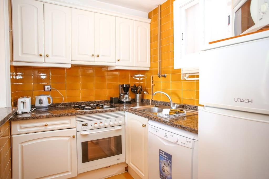 Cl11 Townhouse With Sea Views